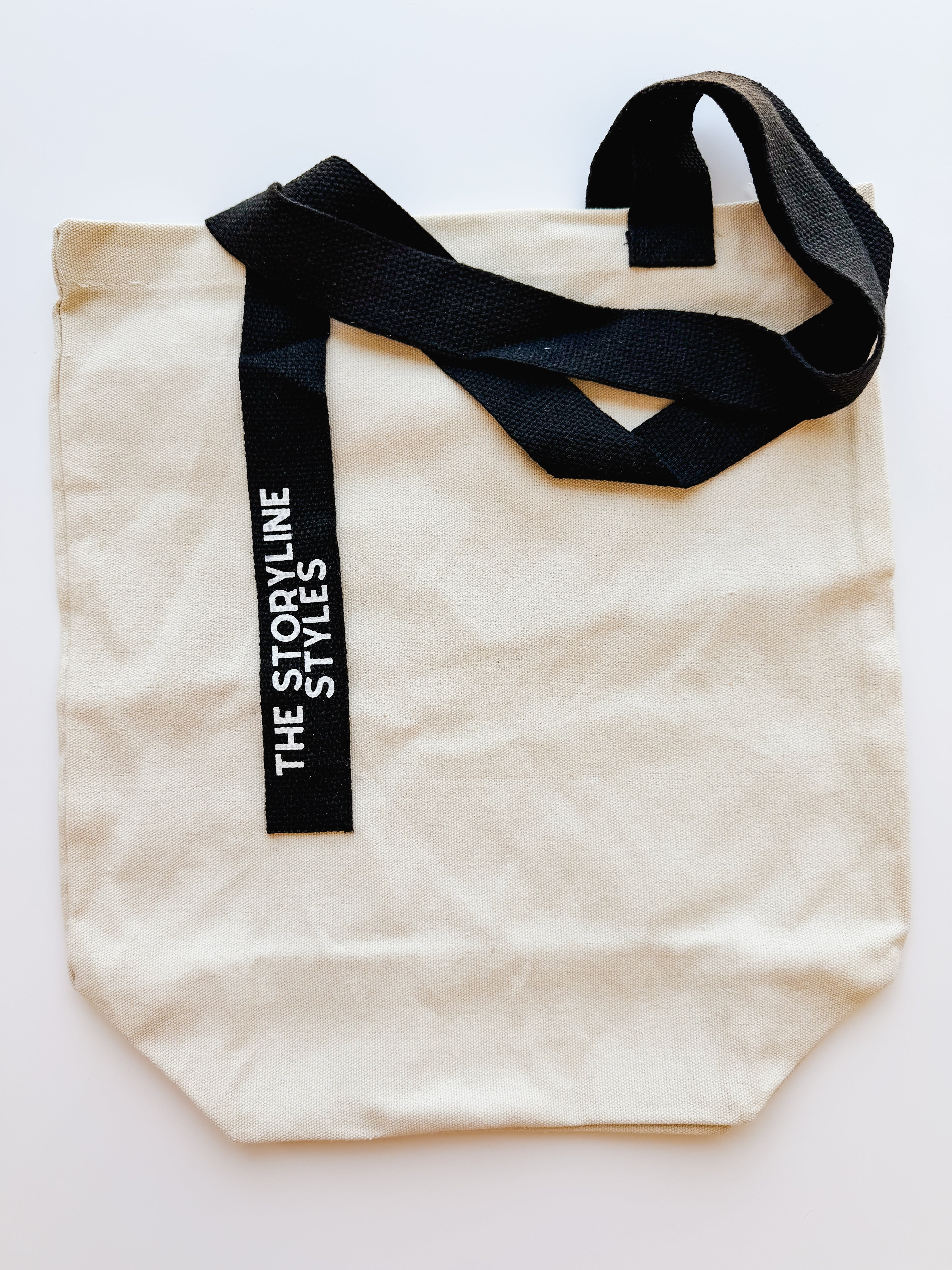 Pin & Ribbon Signature Tote Bag (Black)